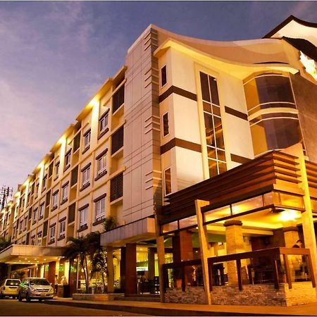 Mo2 Westown Hotel Iloilo Exterior foto