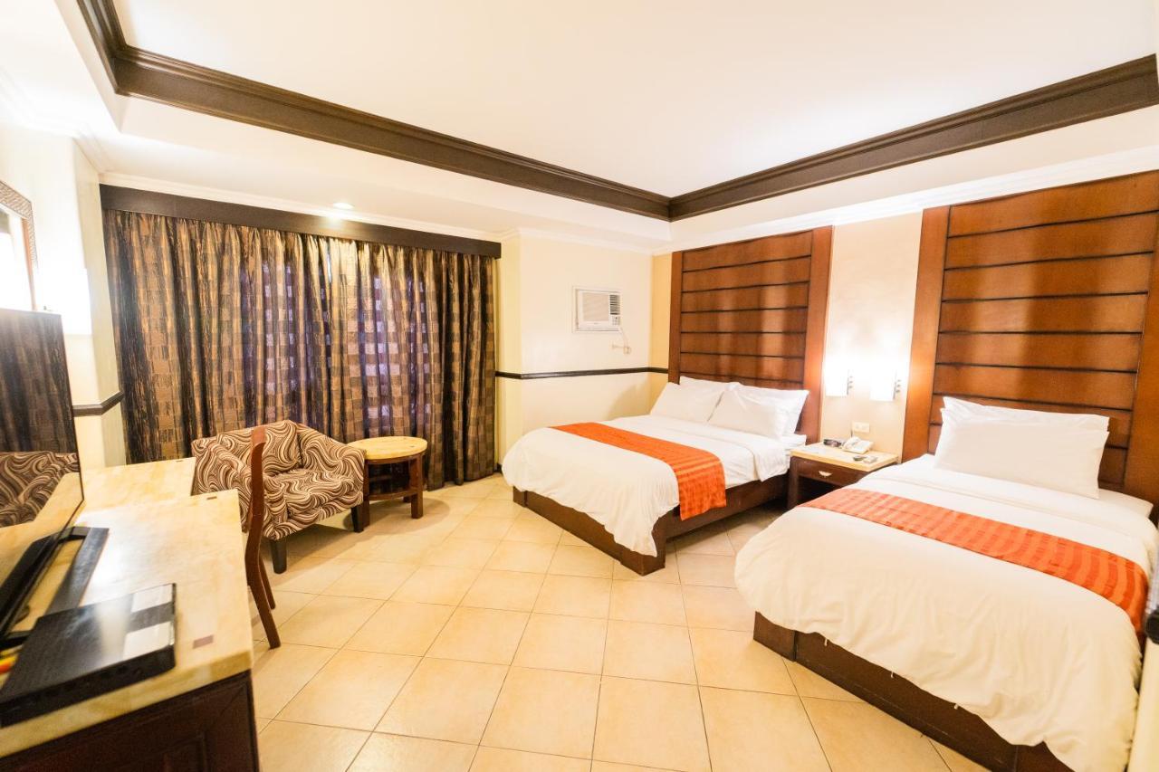 Mo2 Westown Hotel Iloilo Exterior foto