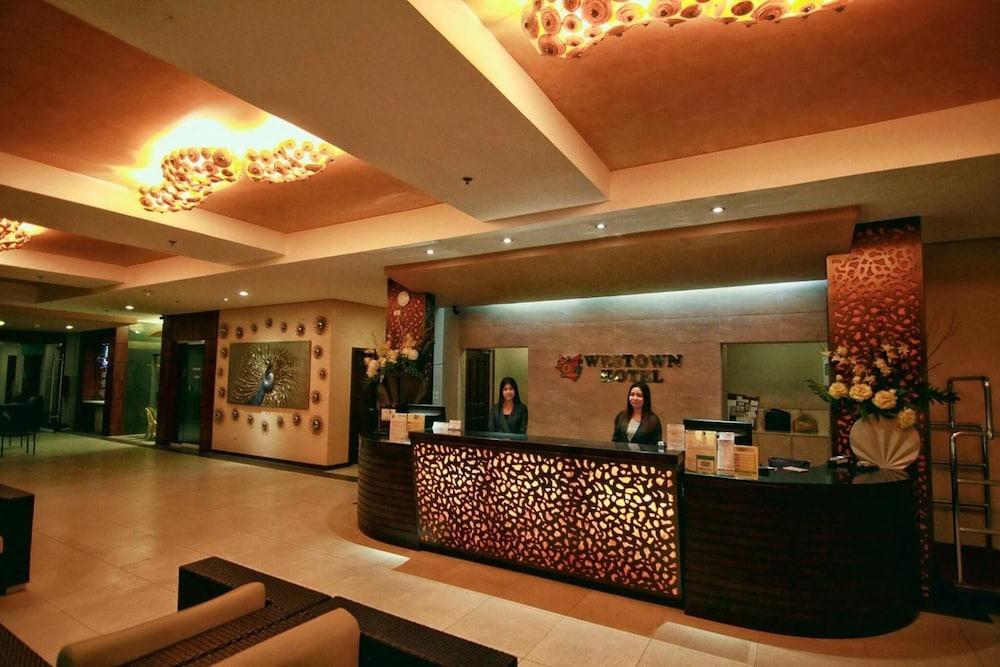 Mo2 Westown Hotel Iloilo Exterior foto