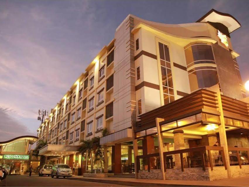 Mo2 Westown Hotel Iloilo Exterior foto