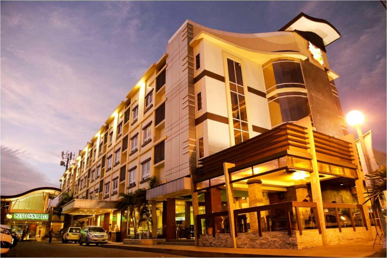 Mo2 Westown Hotel Iloilo Exterior foto
